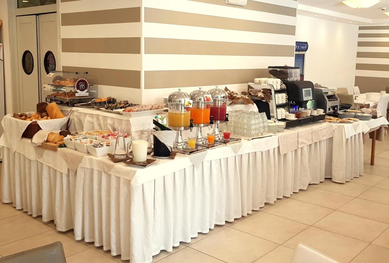 Hotel Helvetia Линяно Сабиадоро Екстериор снимка