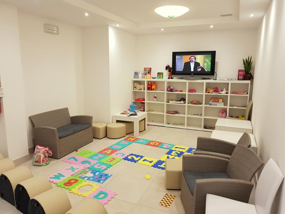 Hotel Helvetia Линяно Сабиадоро Екстериор снимка